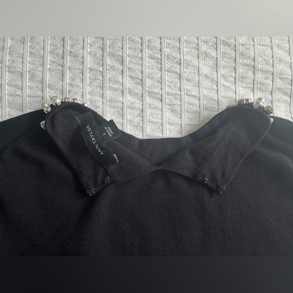 ANN TAYLOR size SMALL black sweater w jewel and pearl collar - Picture 9 of 11